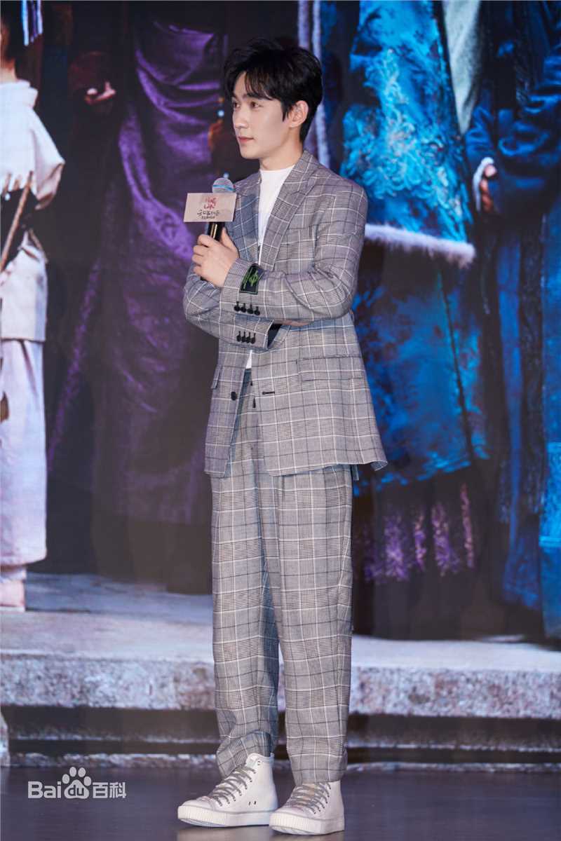 朱一龙(Zhu Yilong)出席活动前后照片