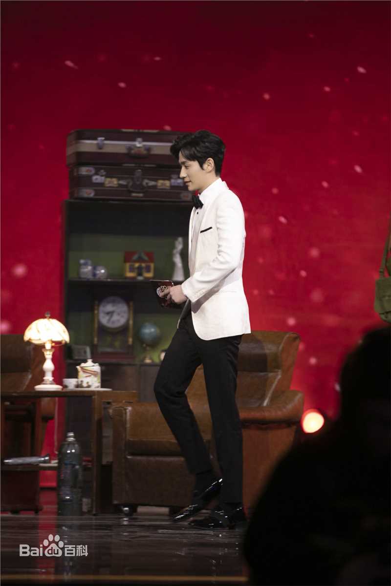 朱一龙(Zhu Yilong)出席活动前后照片