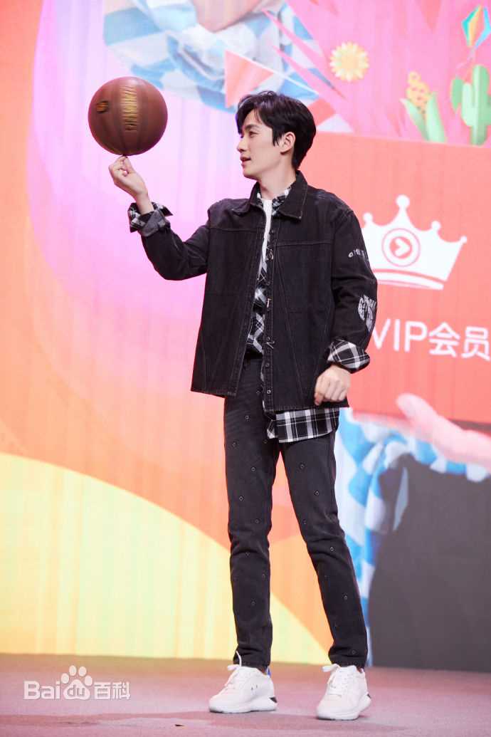 朱一龙(Zhu Yilong)出席活动前后照片