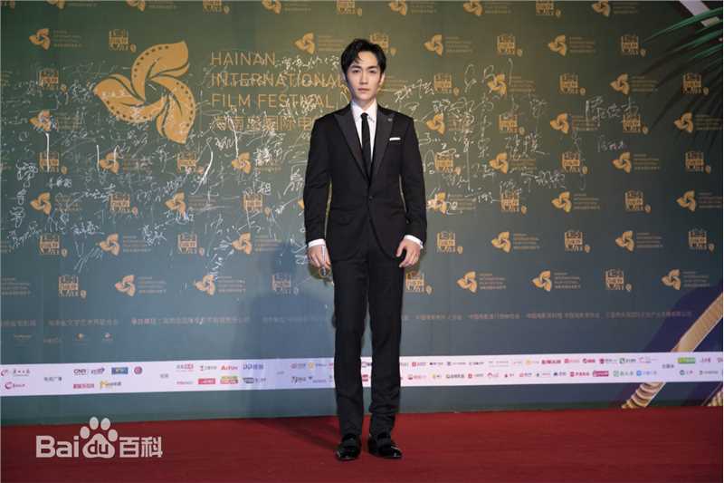 朱一龙(Zhu Yilong)出席活动前后照片