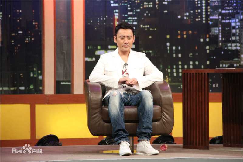 吴秀波2011电视人物访谈照前后照片