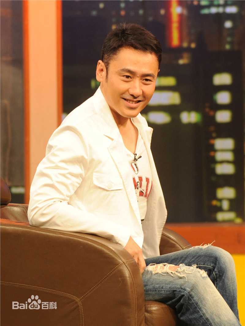 吴秀波2011电视人物访谈照前后照片