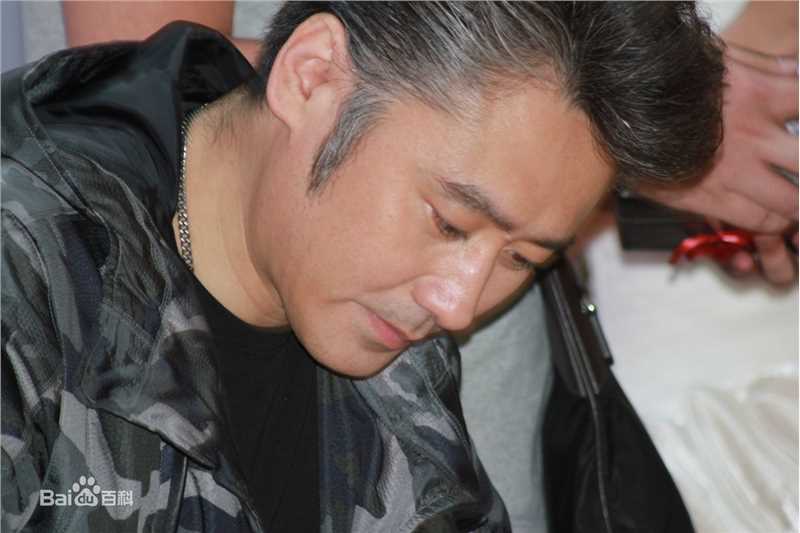 吴秀波最新20110423北京《风尚志》杂志签售照图集