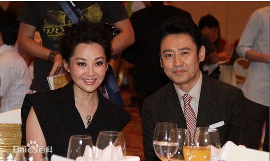 吴秀波合照素颜照壁纸