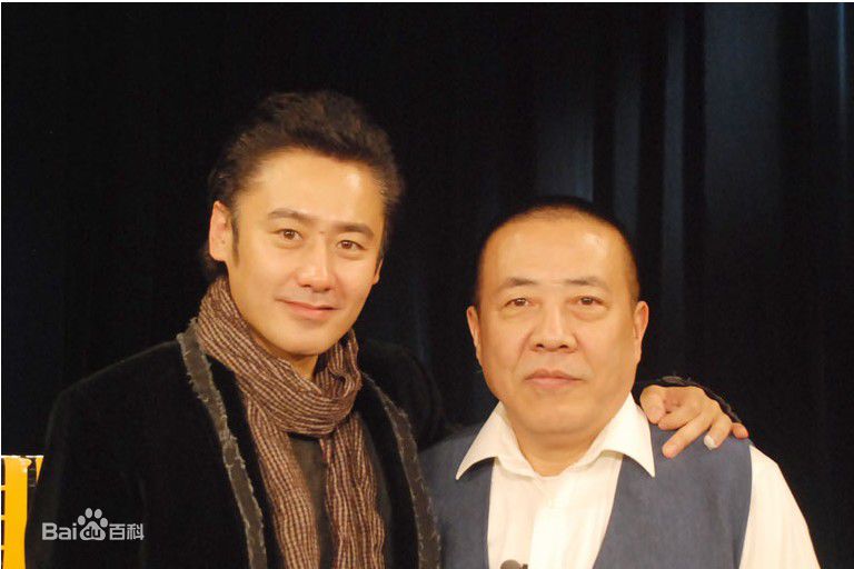 吴秀波合照素颜照壁纸