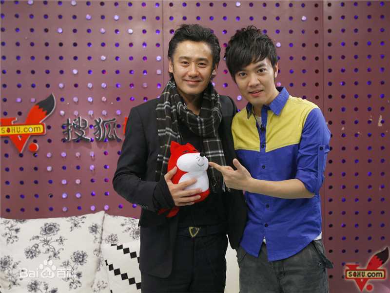 吴秀波合照素颜照壁纸