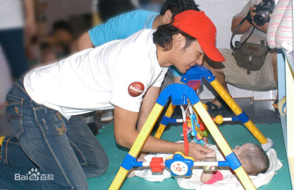 焦恩俊(Vincent Chiao)爱心公益活动前后照片