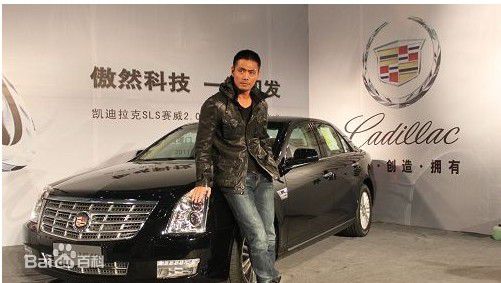 邵兵2011年凯迪拉克发布会照前后照片