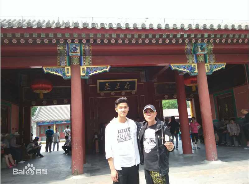 李炯楷(Johnny)与徒弟合影前后照片