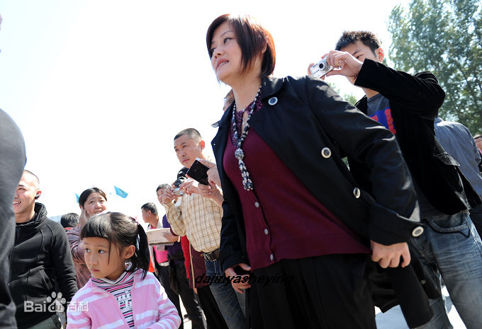 高峰(Gao Feng)婚照性感图片图集