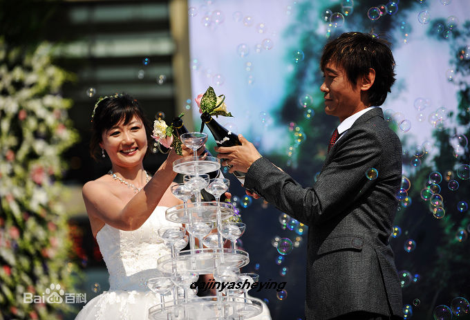 高峰(Gao Feng)婚照性感图片图集