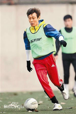 高峰(Gao Feng)球场上照片前后照片