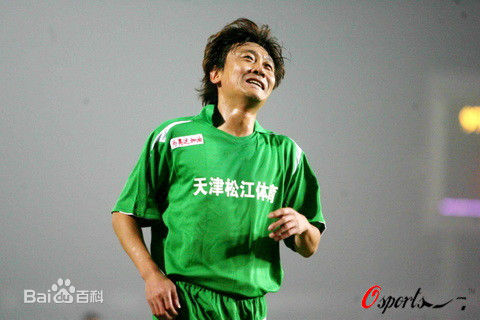 高峰(Gao Feng)球场上照片前后照片