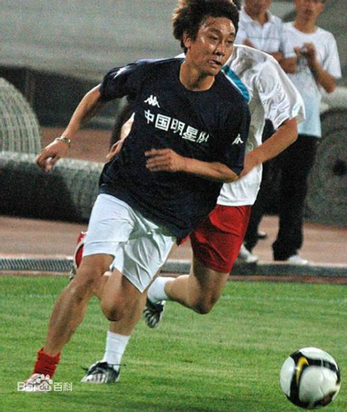 高峰(Gao Feng)球场上照片前后照片