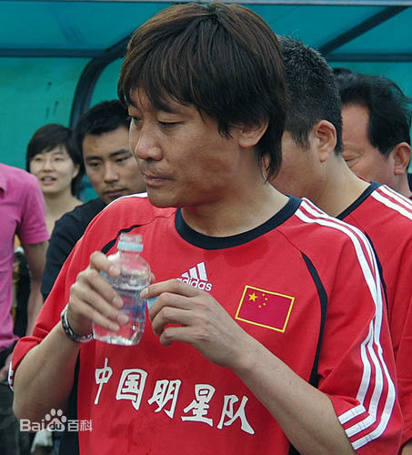 高峰(Gao Feng)球场上照片前后照片