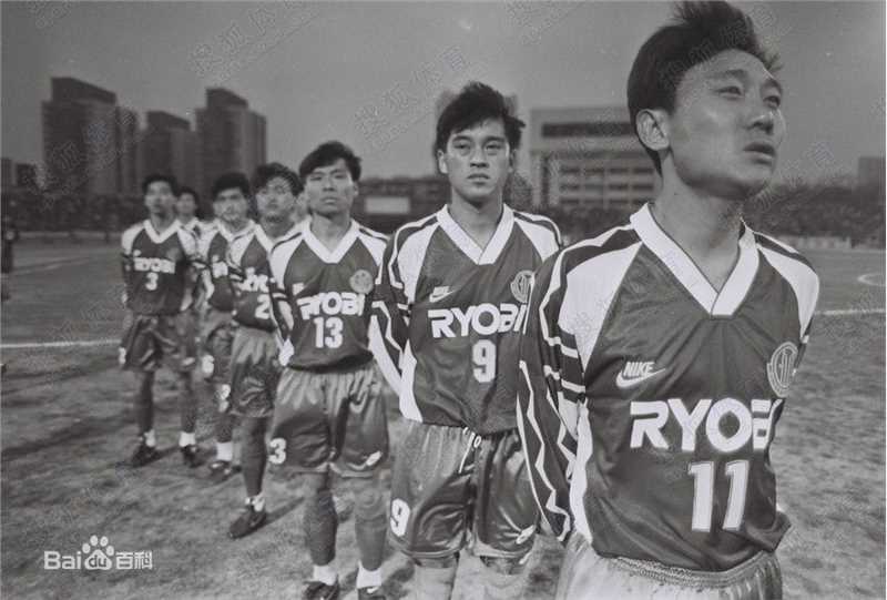 高峰(Gao Feng)球场上照片前后照片