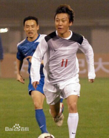 高峰(Gao Feng)球场上照片前后照片