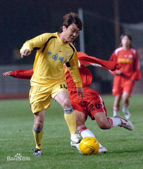 高峰(Gao Feng)球场上照片前后照片