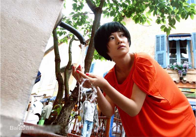 谭卓生活照生活照