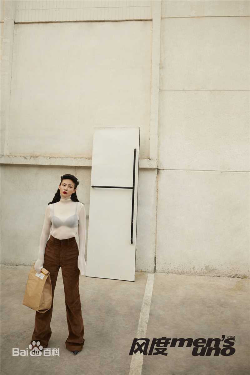 谭卓现场活动照性感图片图集