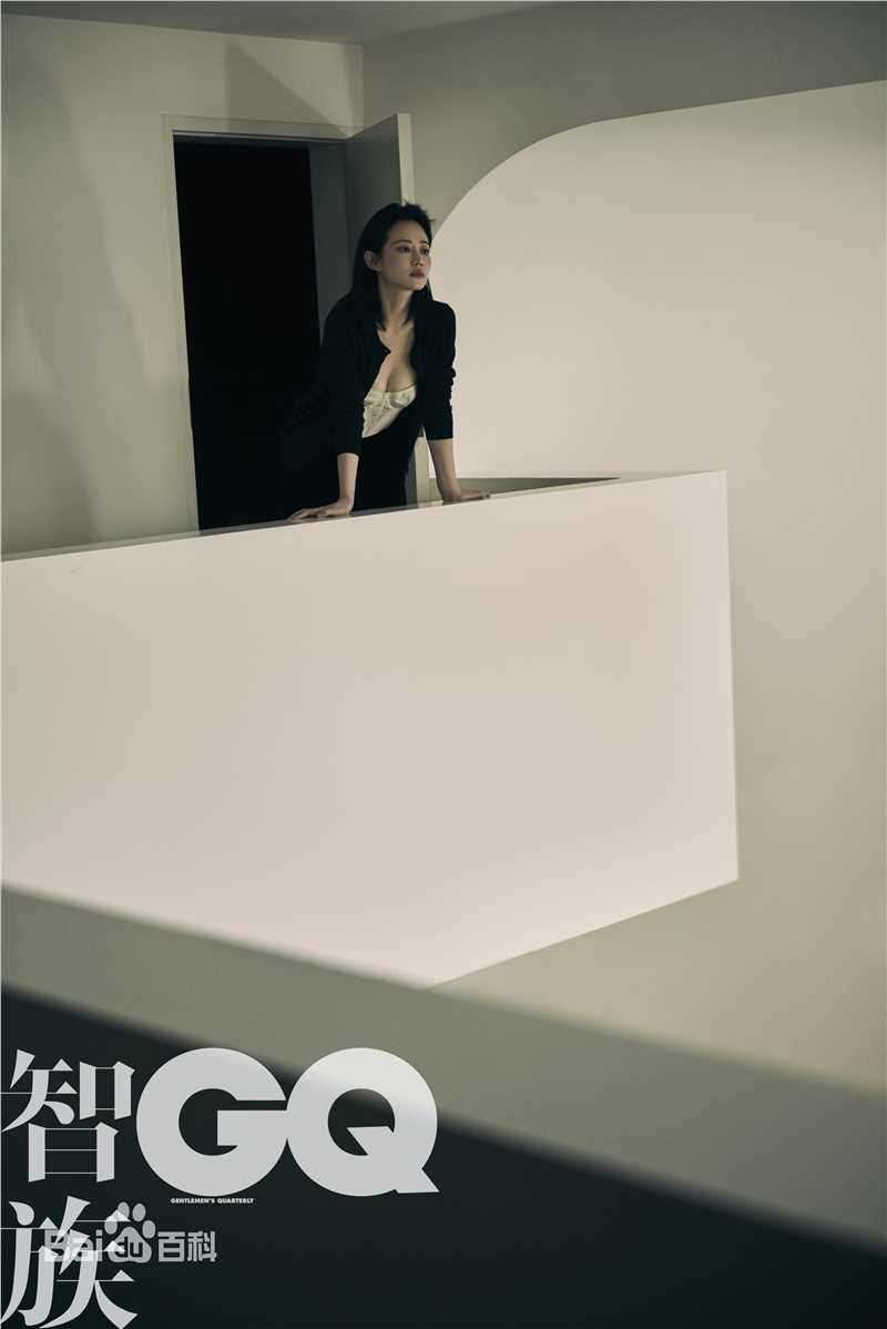 谭卓现场活动照性感图片图集