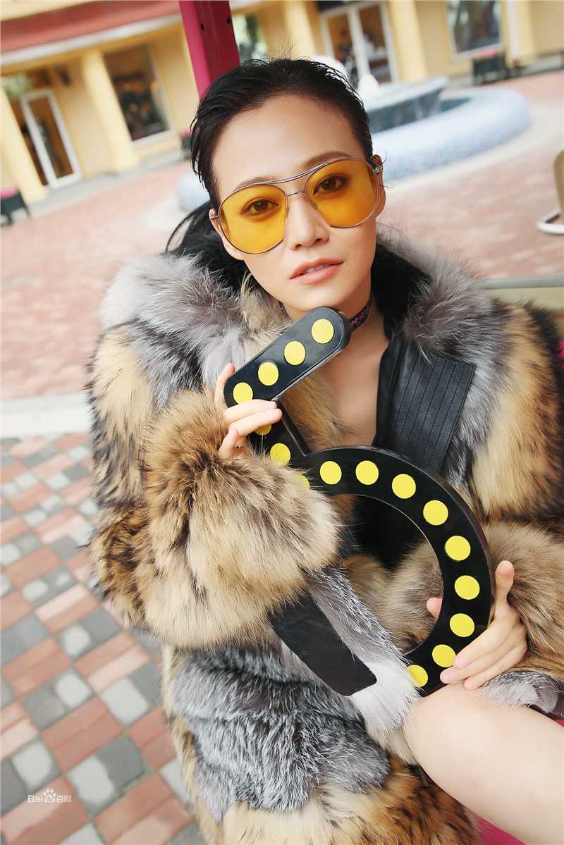 谭卓最新杂志壁纸