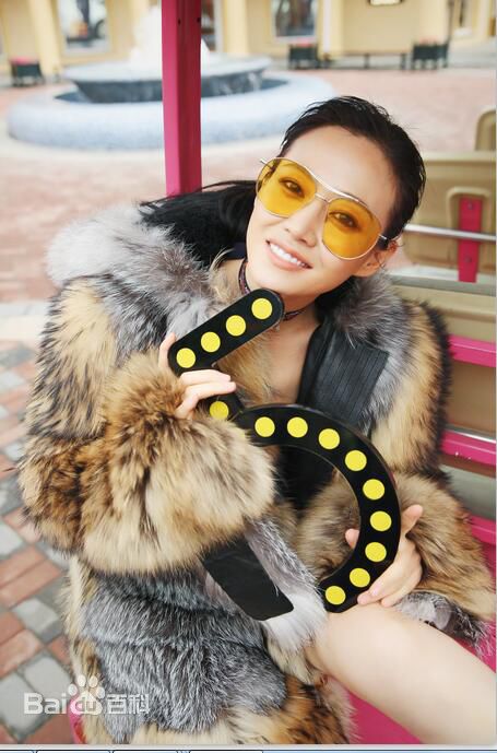 谭卓最新杂志壁纸