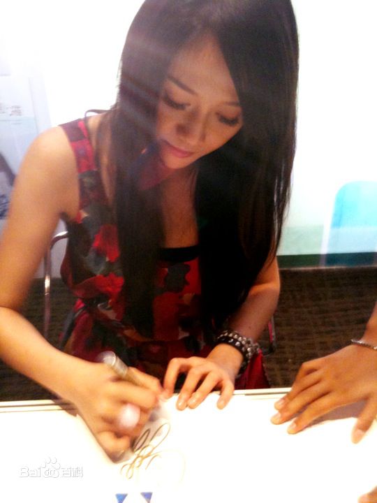 陈乔恩(Joe Chen)“出场一定要炫啦~”壁纸壁纸