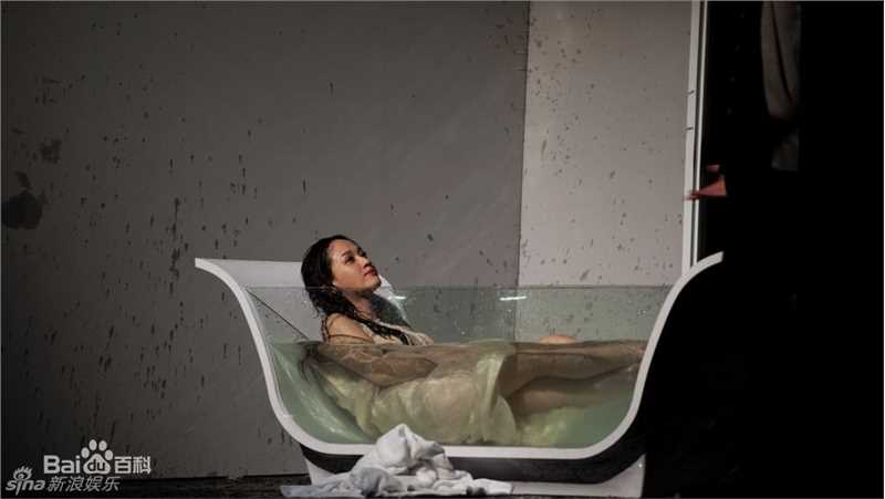 陈乔恩(Joe Chen)在话剧《面包树上的女人》饰 程韵中的