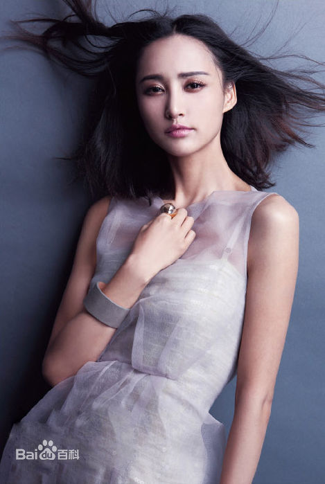 张歆艺(Zhang Xinyi)前后照片