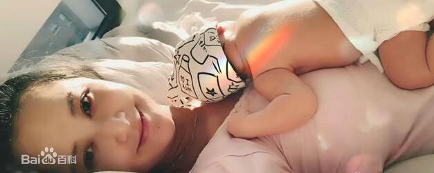 张歆艺(Zhang Xinyi)婚礼图片图集