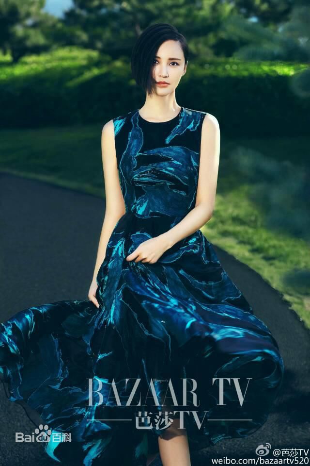 张歆艺(Zhang Xinyi)在《芭莎TV》中的