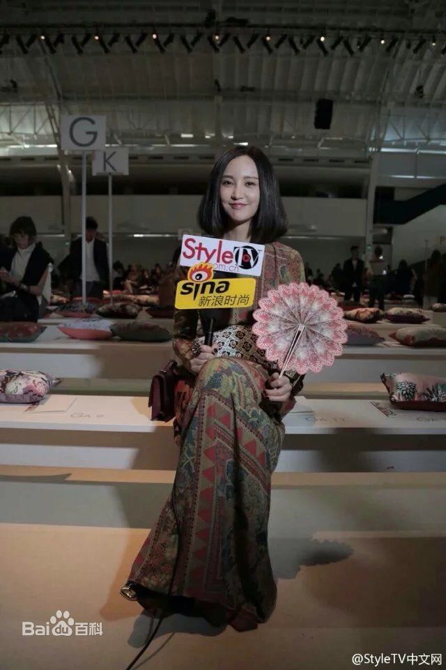 张歆艺(Zhang Xinyi)米兰时装周前后照片