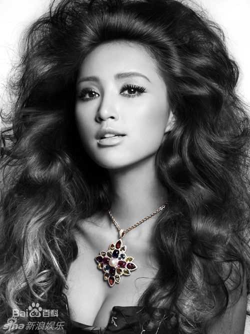 最新张歆艺(Zhang Xinyi)精彩图册