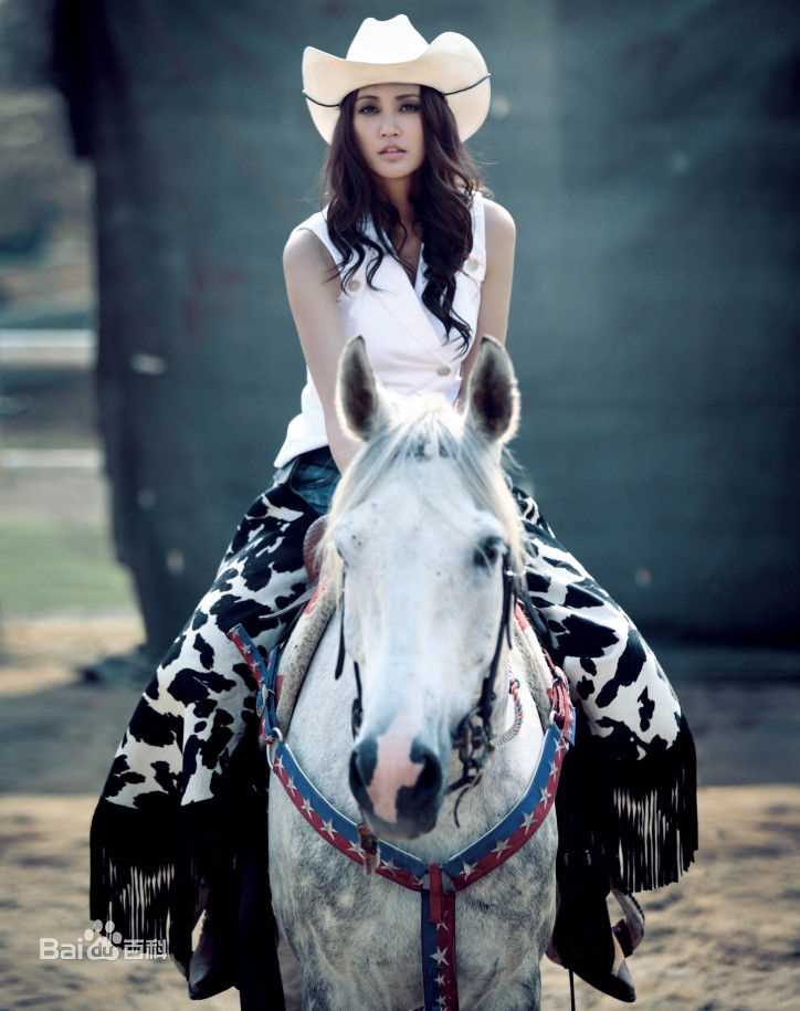 最新张歆艺(Zhang Xinyi)精彩图册