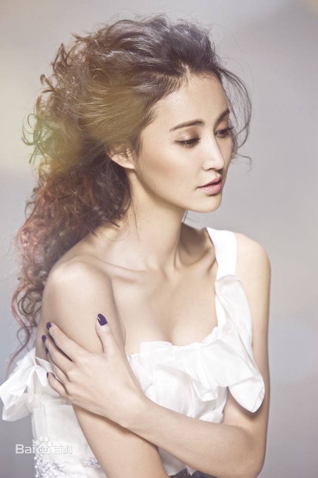 最新张歆艺(Zhang Xinyi)精彩图册