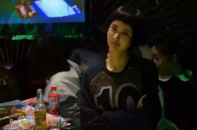 张歆艺(Zhang Xinyi)影迷跨年性感图片图集