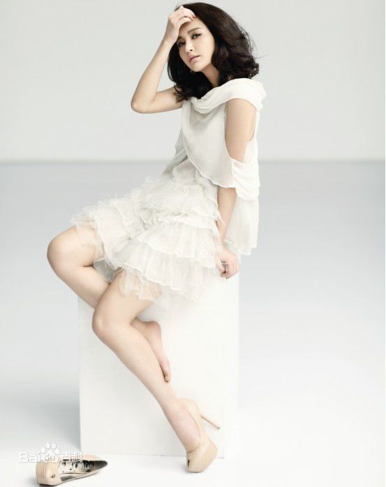 张歆艺(Zhang Xinyi)精选时尚杂志图册