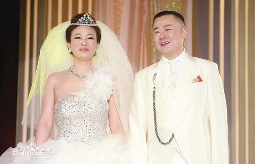 周立波(Zhou Libo)婚礼素颜照壁纸