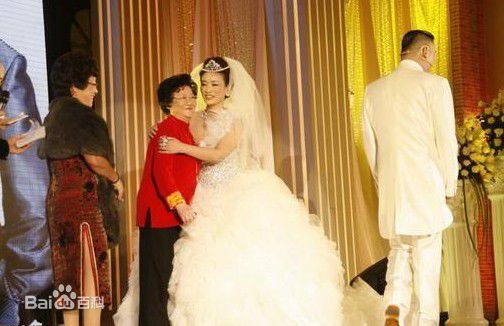 周立波(Zhou Libo)婚礼素颜照壁纸