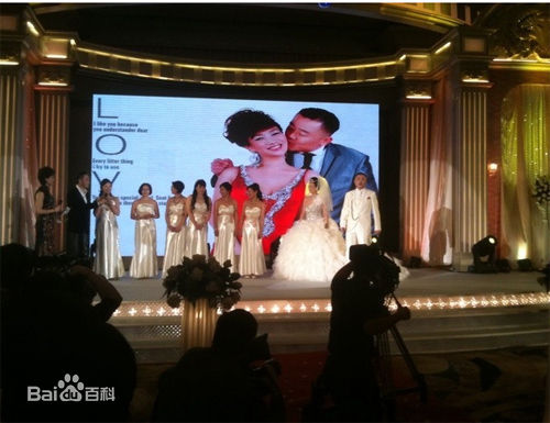 周立波(Zhou Libo)婚礼素颜照壁纸