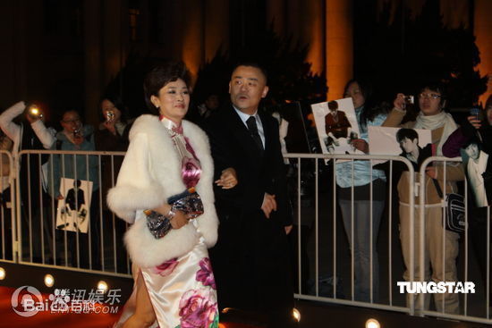 周立波(Zhou Libo)婚礼素颜照壁纸