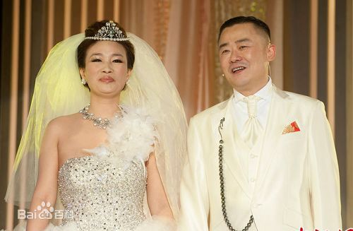 周立波(Zhou Libo)婚礼素颜照壁纸