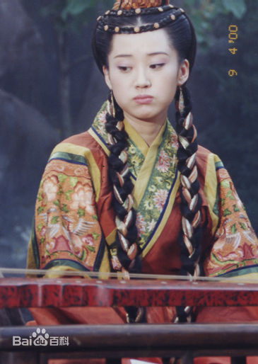 许晴(Summer Xu)在在电视剧《笑傲江湖》里饰演任盈盈中的