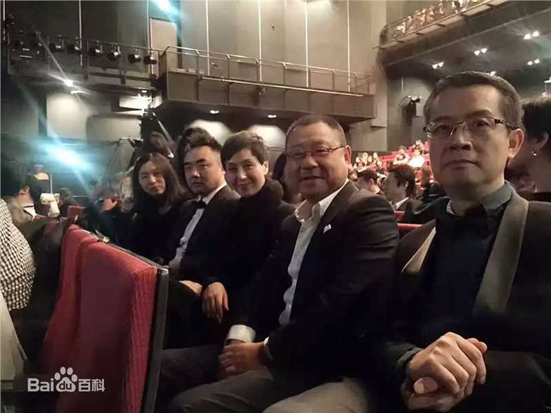 范伟活动现场图片素颜照相册