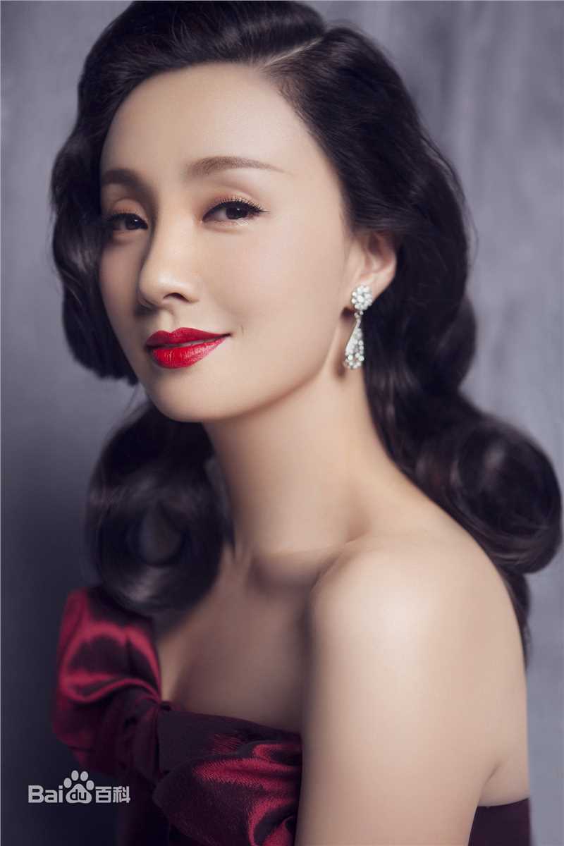 陶虹时尚大片温婉动人 千面女王惊艳惹眼图片图集