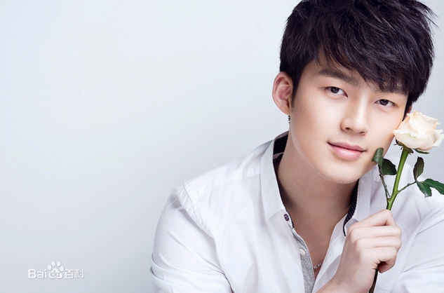 最优质董力素颜照