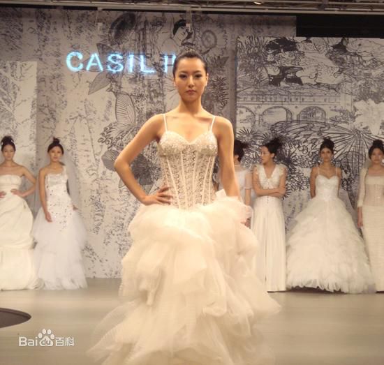 白冰(Ice)新闻活动采访素颜照壁纸