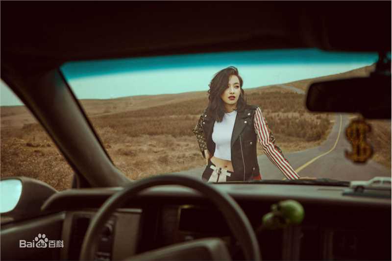 宋茜(Victoria Song)最新杂志壁纸