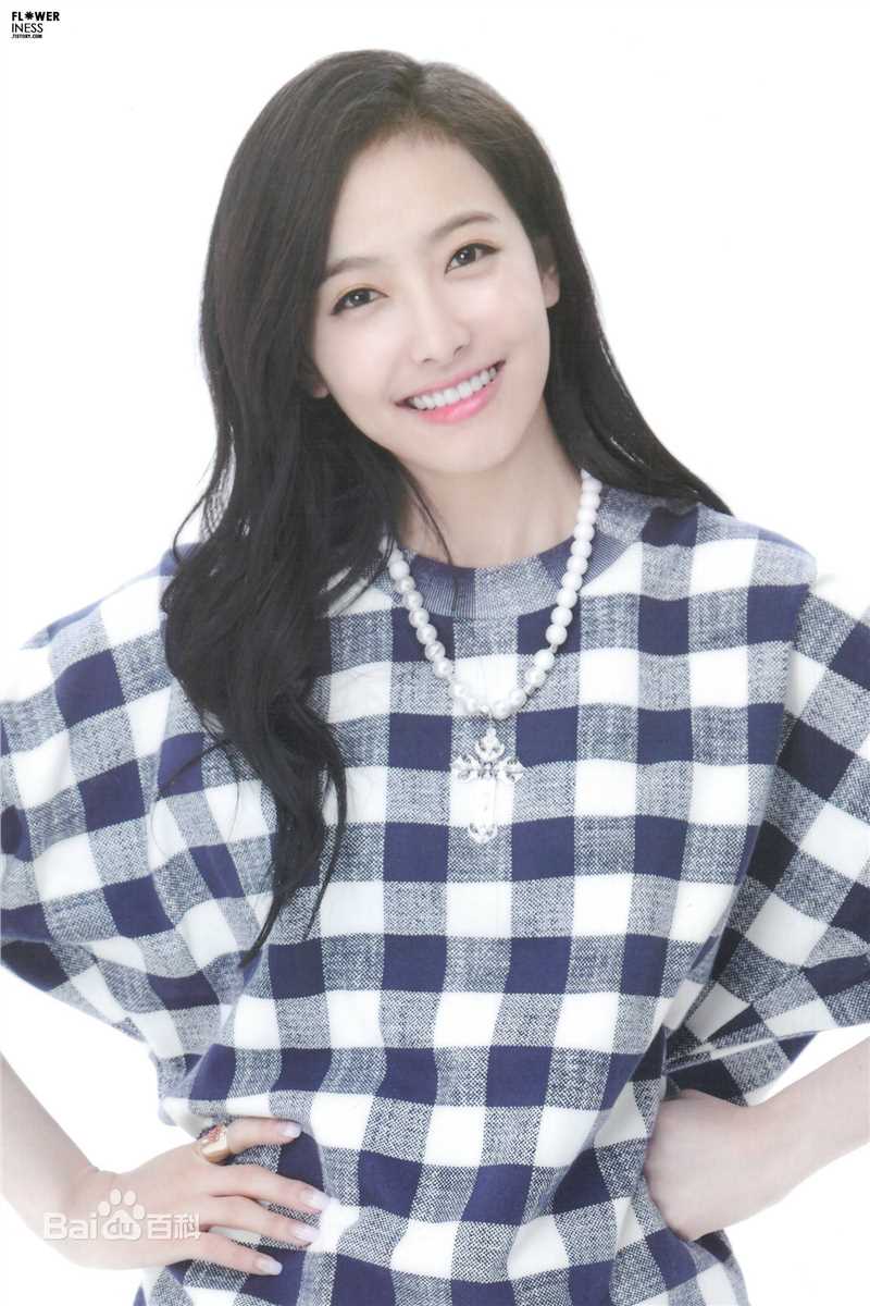 宋茜(Victoria Song)最新杂志壁纸